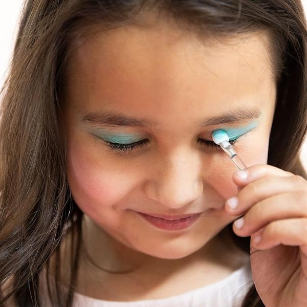 First Makeup Set for Girls with Real Cosmetics Palette - Image 6